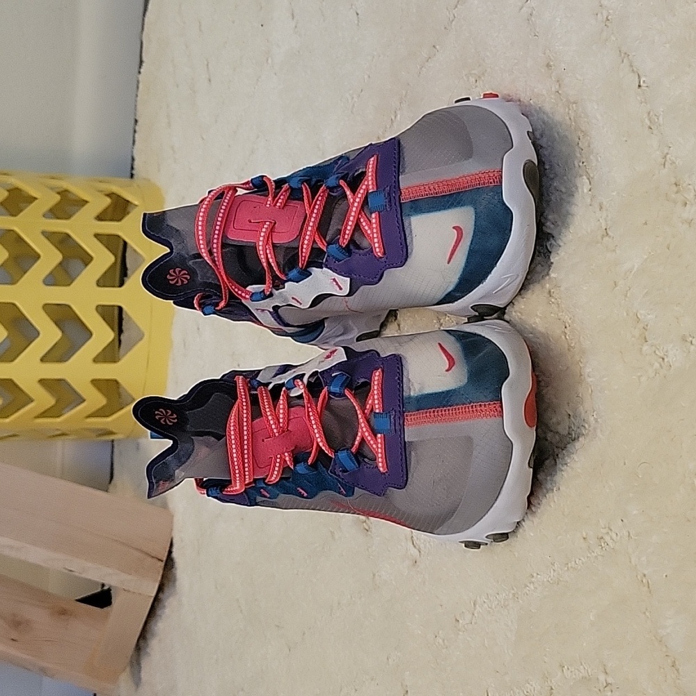 Nike React Element 87 Red Orbit